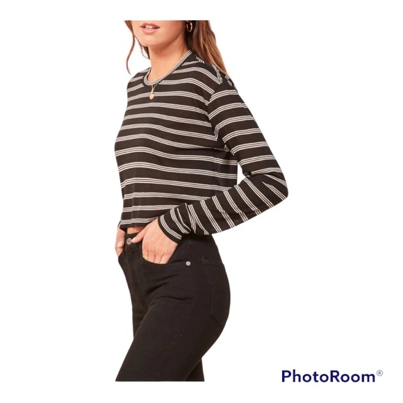 Reformation Jeans Chloe Striped Cropped Top. Size: XS - Picture 2 of 11
